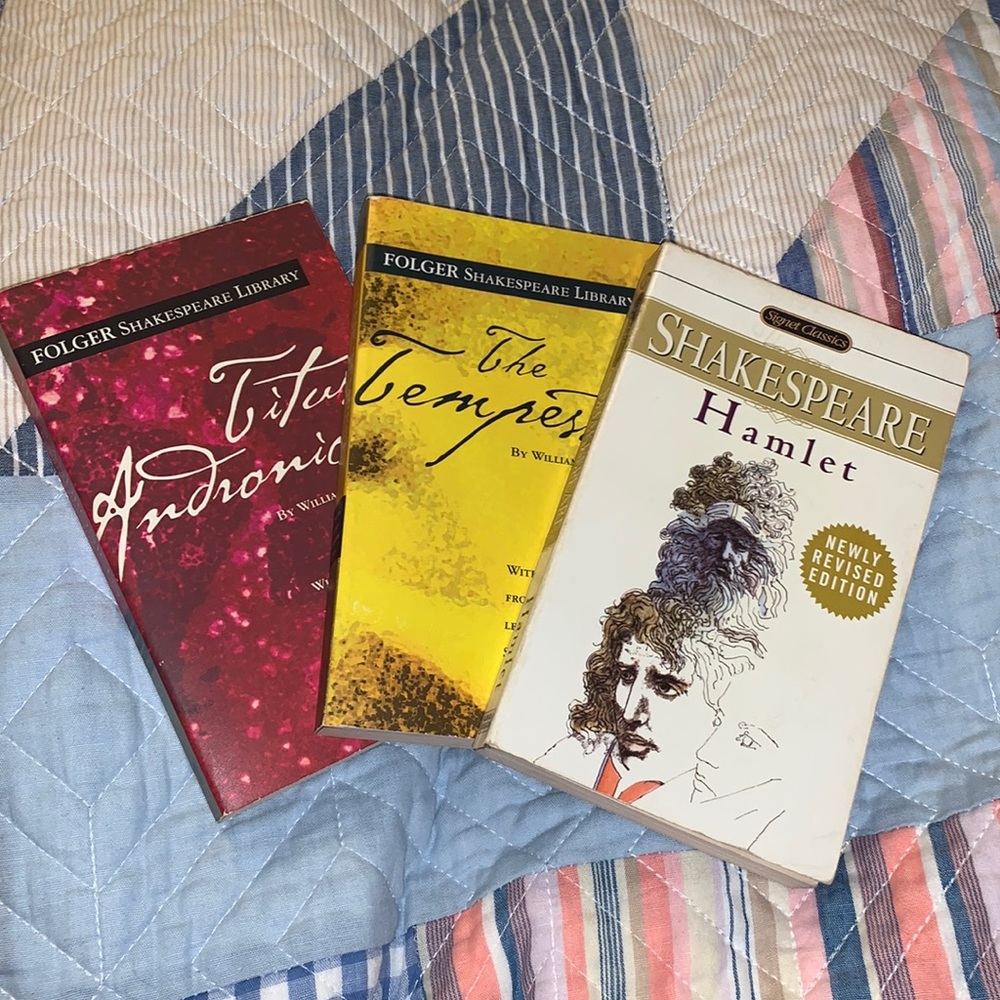 Shakespeare books bundle Of three! In excellent condition